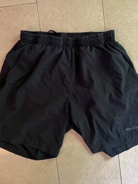 Sugoi Black Titan 7" shorts - Med/Large